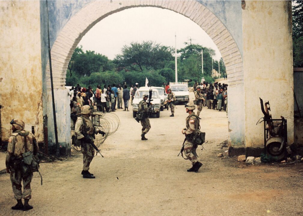 1992: Marines storm Somalia